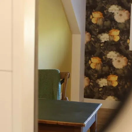 Porcus Campus 호텔 *